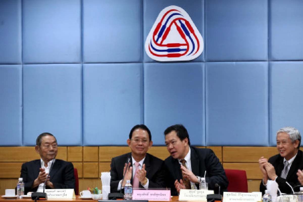 "พยุงศักดิ์" แถลงยันนั่งเก้าอี้ประธานส.อ.ท.ต่อ