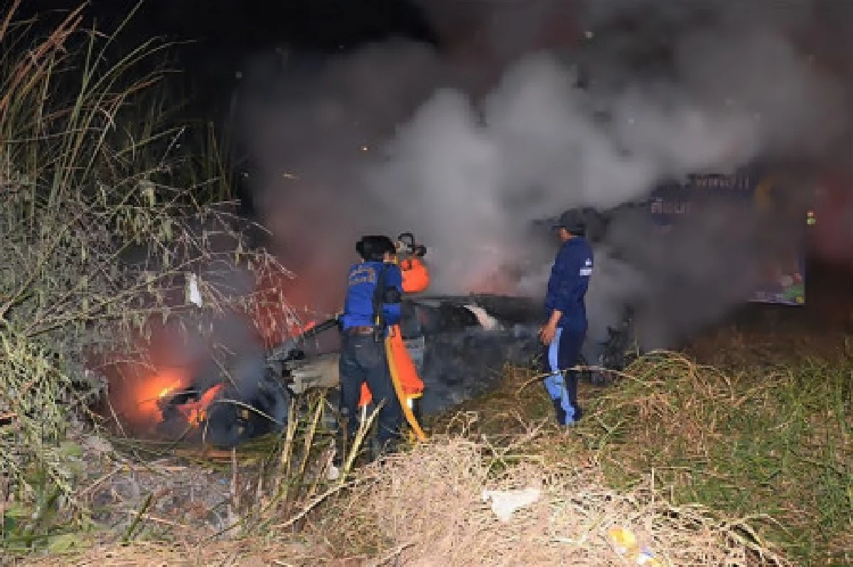 ลัมโบร์กินีพลิกคว่ำไฟไหม้ทั้งคันคนขับรอด