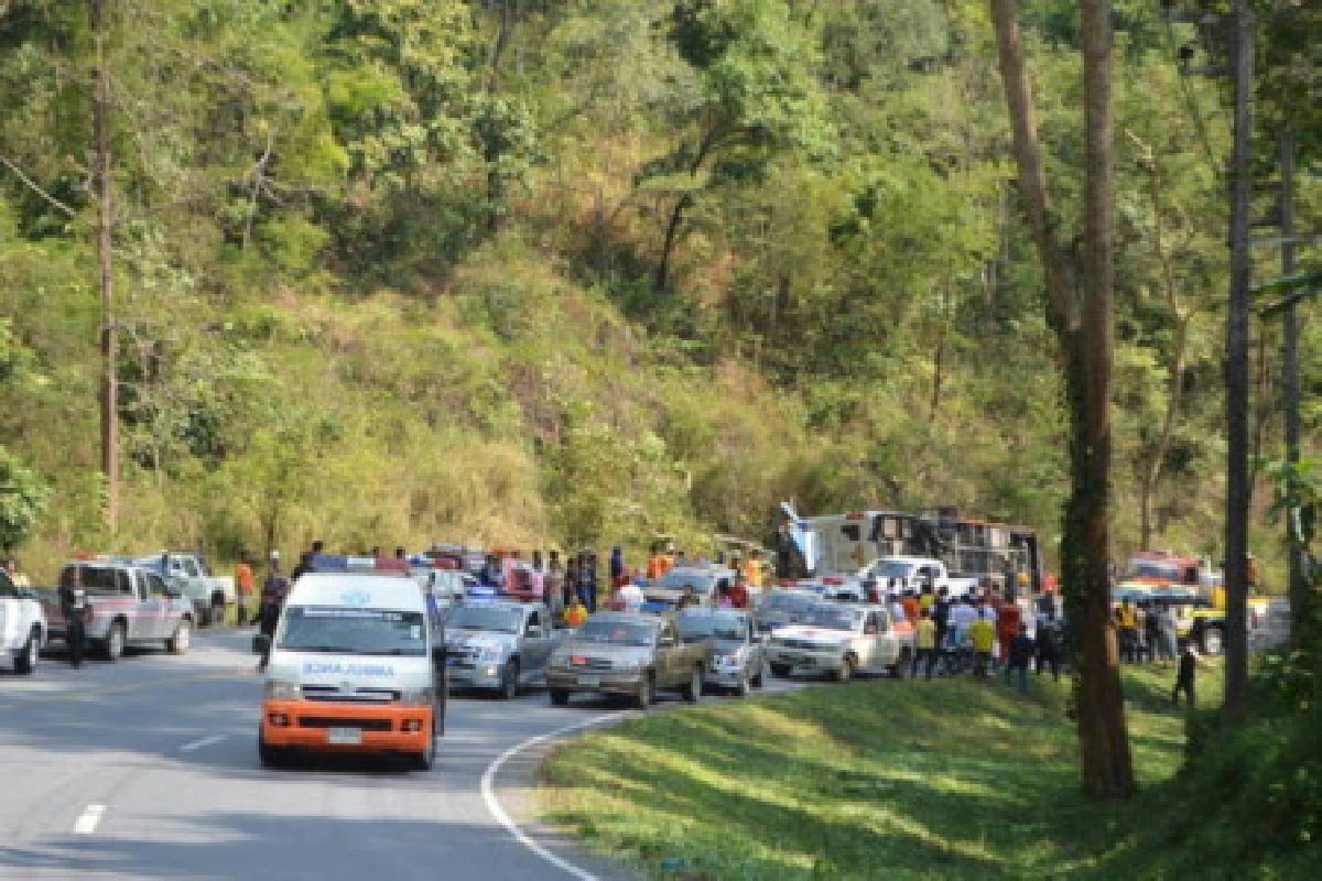 ทัวร์ตาก-แม่สอดแหกโค้งคว่ำดับ4ศพ