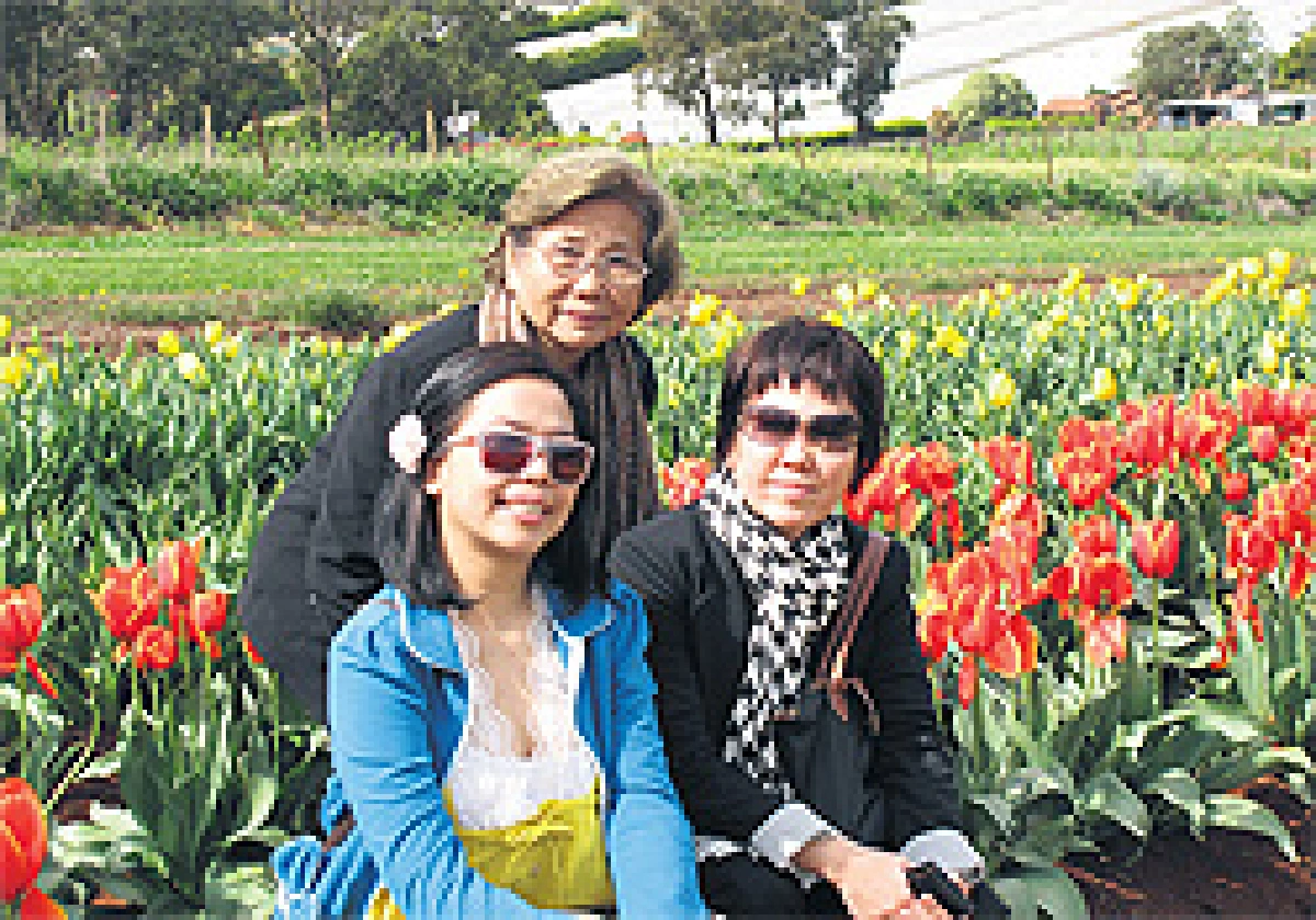 3 หญิงต่างวัยแต่ใจตรงกัน ความรักของนงพงา เลาหอารีดิลก