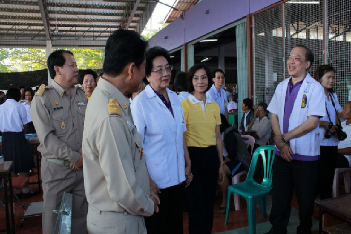 ทันตกรรมพระราชทานบริการคนยากไร้ ทันตกรรมพระราชทานบริการคนยากไร้