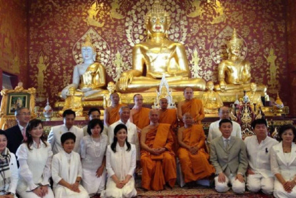 นายกฯเยือนอินเดียสักการะพุทธคยา
