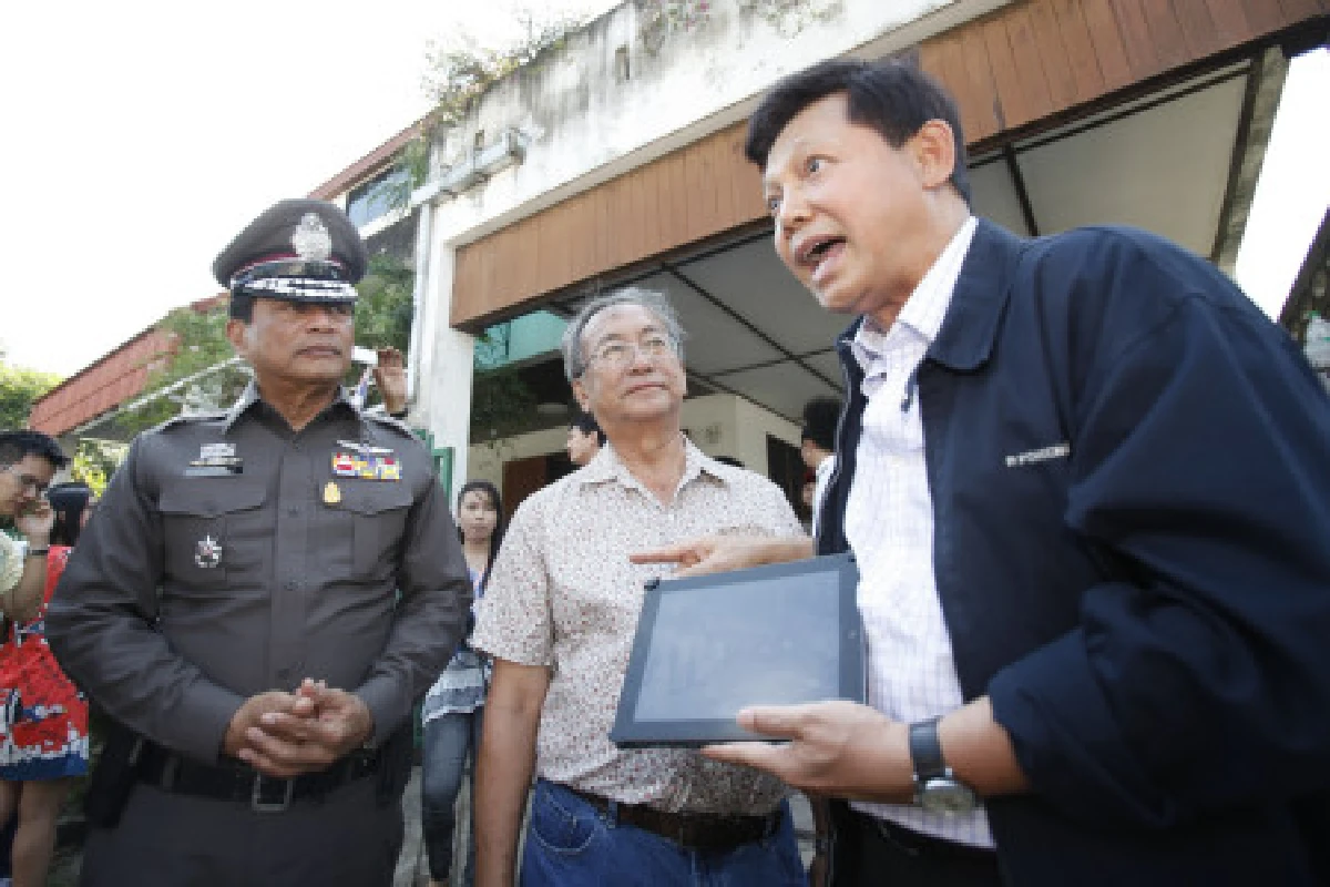 พงศพัศตรวจโครงการฝากบ้านกับตำรวจ