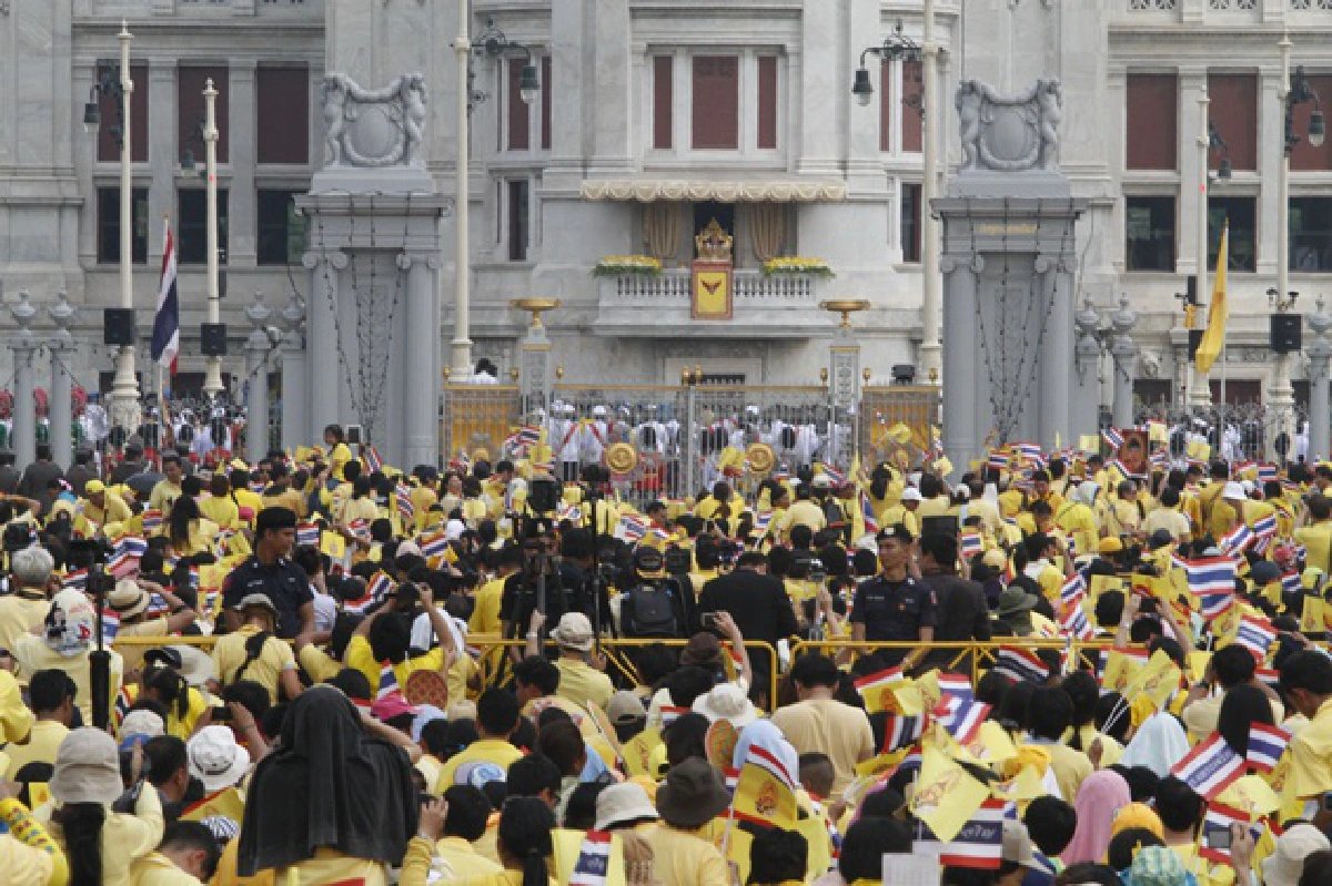 The King frequently seen in public in 2012