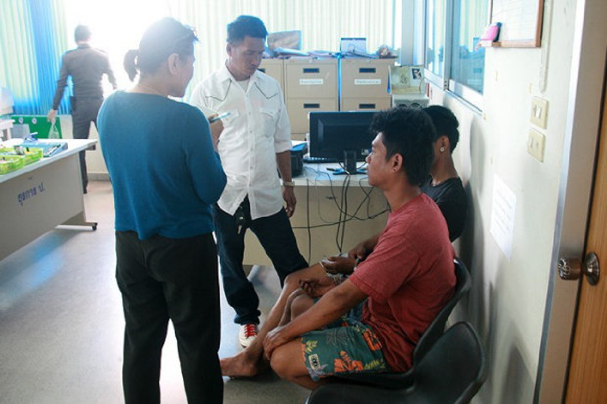 กำนันจับแก๊งขโมยรถส่งตำรวจ กำนันจับแก๊งขโมยรถส่งตำรวจ