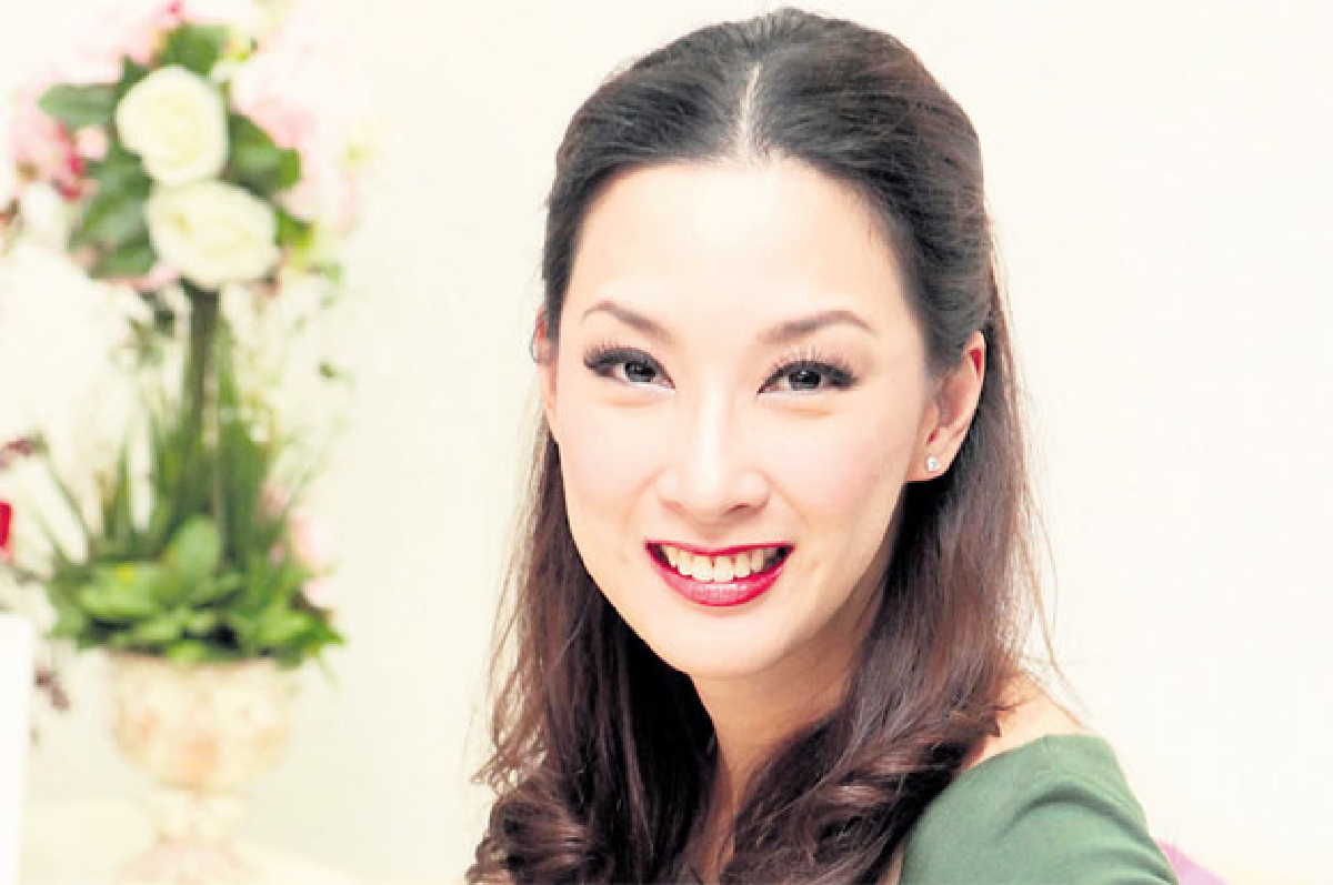 พญ.กนกวรรณ เศรษฐพงศ์วนิช สวยเปล่งประกายด้วยรอยยิ้มสดใส พญ.กนกวรรณ เศรษฐพงศ์วนิช สวยเปล่งประกายด้วยรอยยิ้มสดใส