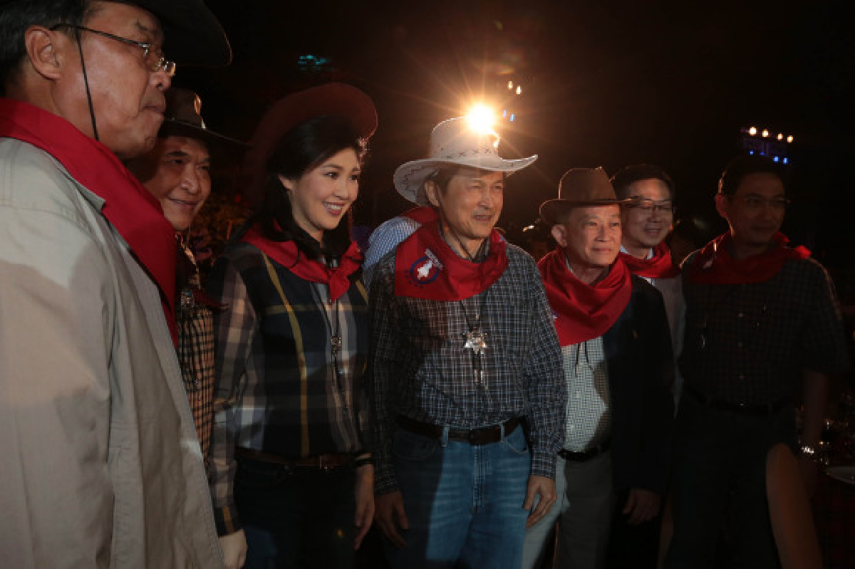 พท.ชื่นมื่น!จัดคาวบอยไนท์"แม้ว-ปู"แจกรางวัลพิเศษ พท.ชื่นมื่น!จัดคาวบอยไนท์"แม้ว-ปู"แจกรางวัลพิเศษ