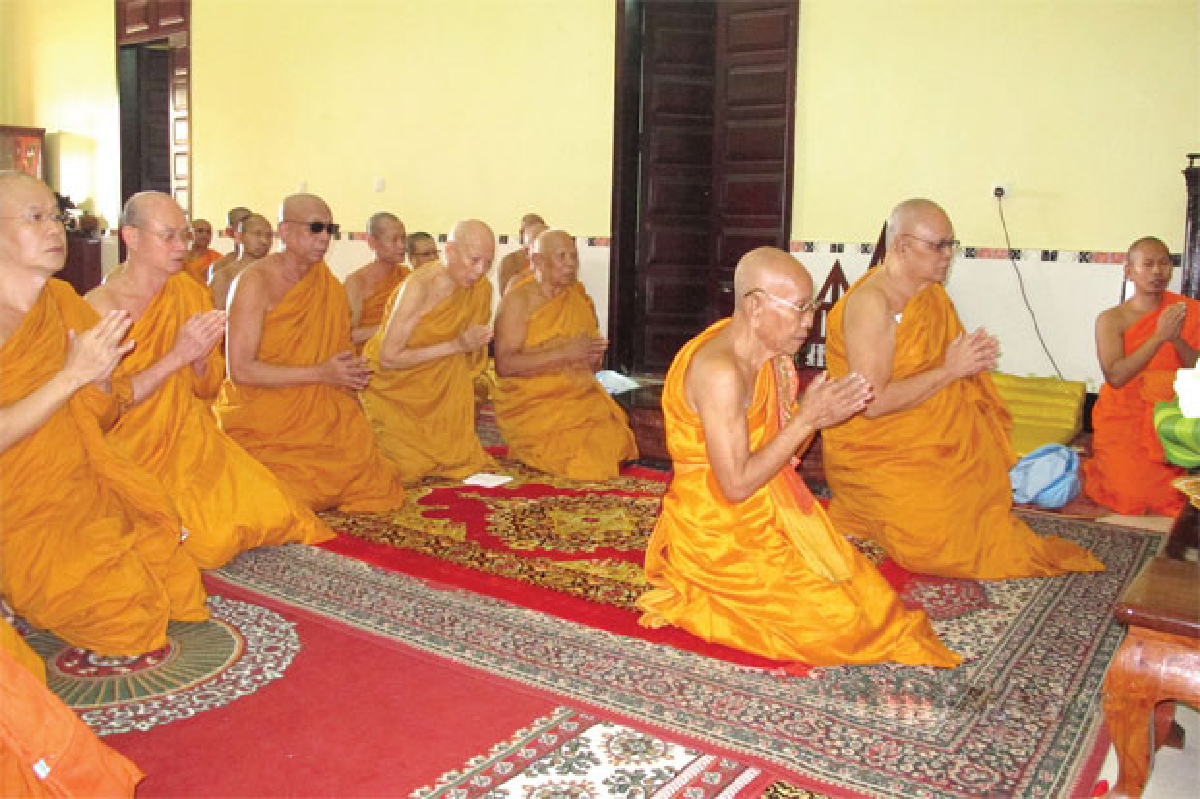 พระสงฆ์ไทยสวดพระธรรมหลวงถวายพระบรมศพสมเด็จพระนโรดม สีหนุ พระสงฆ์ไทยสวดพระธรรมหลวงถวายพระบรมศพสมเด็จพระนโรดม สีหนุ