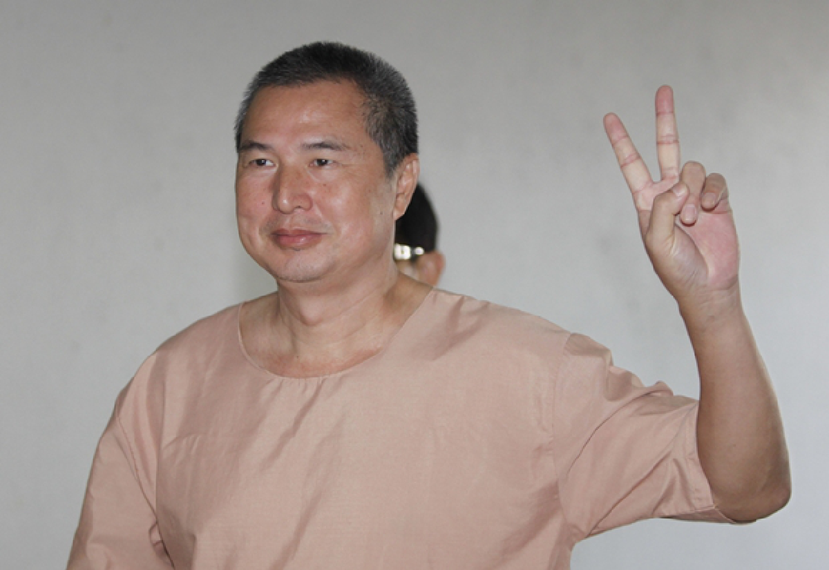 Court jails Somyot on lese majeste charges