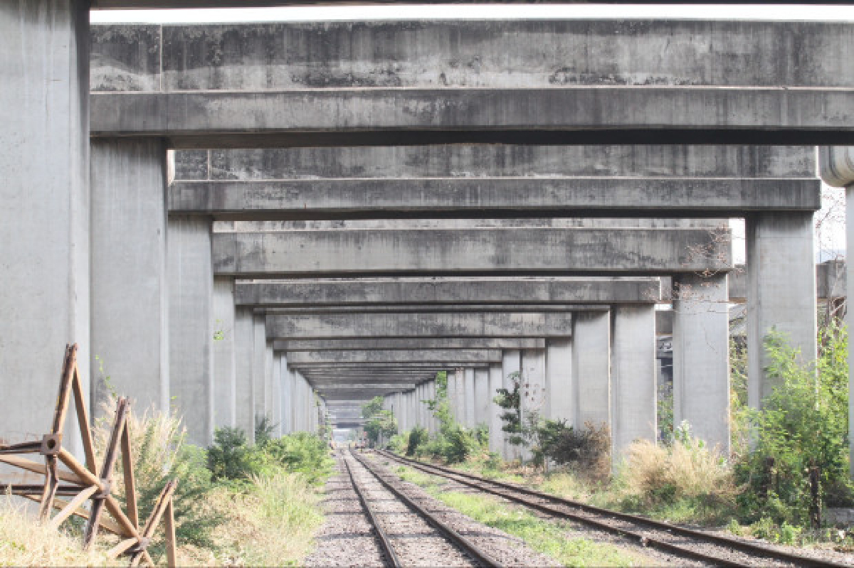เตรียมทุบโฮปเวลล์สร้างรถไฟสายสีแดง เตรียมทุบโฮปเวลล์สร้างรถไฟสายสีแดง