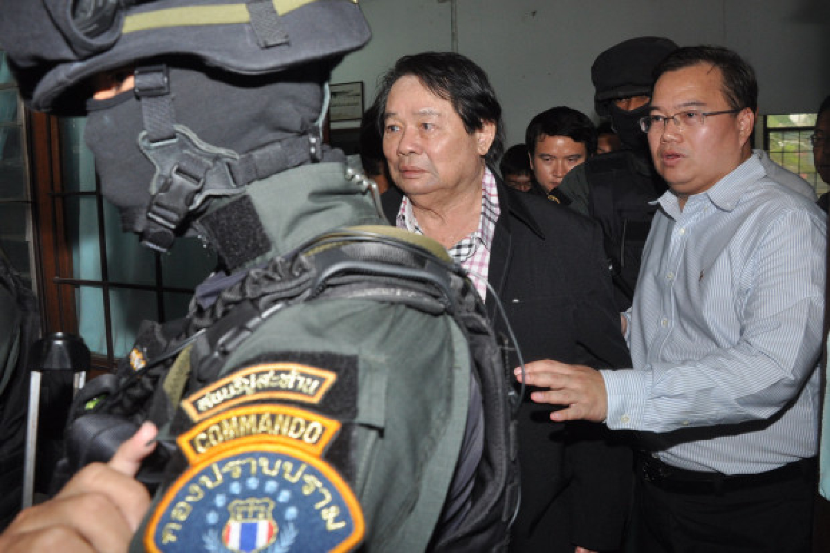 ตร.เร่งขยายผลล่าคนให้ที่พักพิงกำนันเป๊าะ ตร.เร่งขยายผลล่าคนให้ที่พักพิงกำนันเป๊าะ