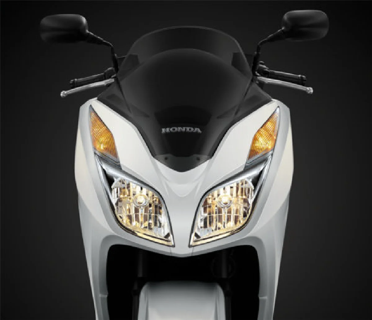 มาแล้ว!"Honda Forza300"บิ๊กสกู๊ตเตอร์