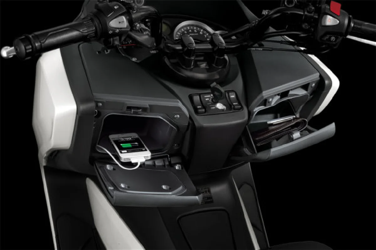 มาแล้ว!"Honda Forza300"บิ๊กสกู๊ตเตอร์