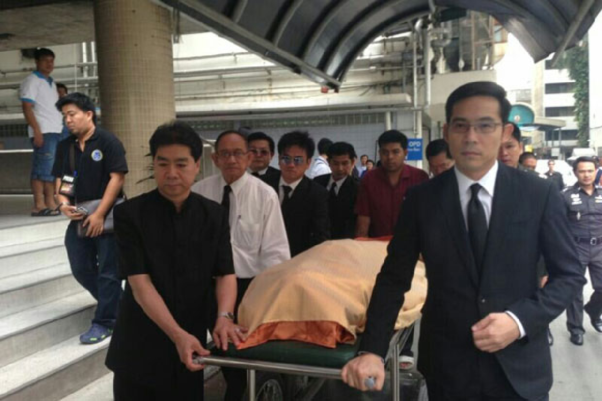 เคลื่อนศพเสธ.หนั่นไปวัดชลประทาน เคลื่อนศพเสธ.หนั่นไปวัดชลประทาน