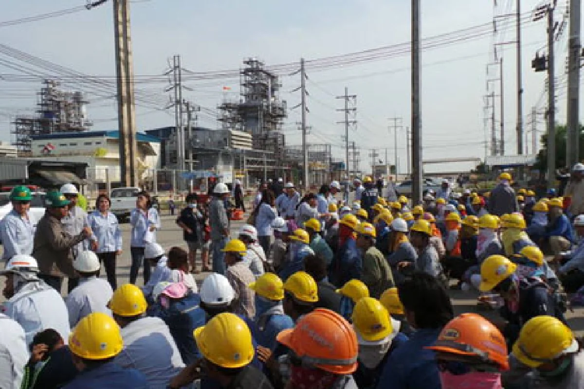 ไฟไหม้โรงไฟฟ้าโรจนะหนีตายอลหม่าน