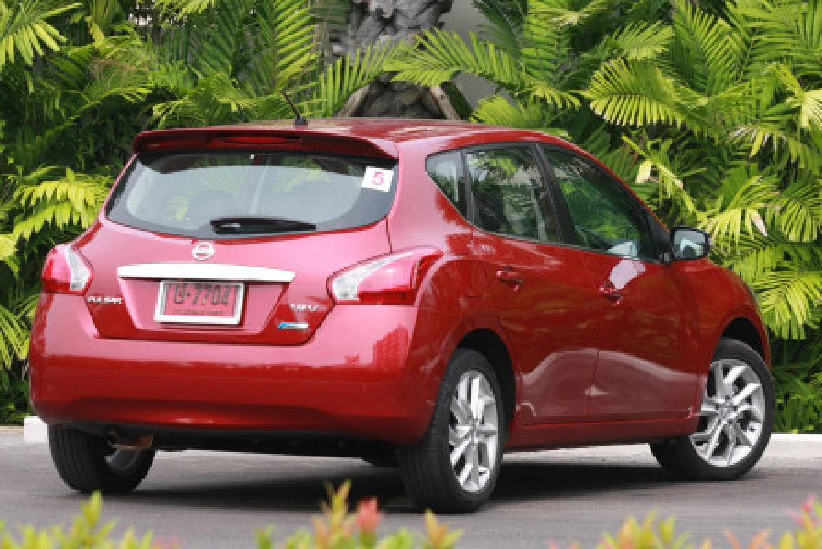 "นิสสัน พัลซาร์"5ประตูเน้นสบาย