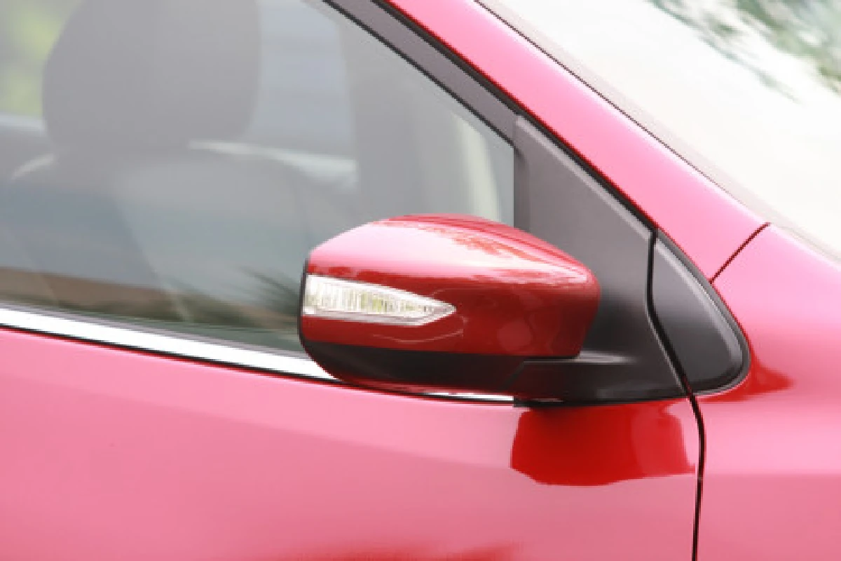 "นิสสัน พัลซาร์"5ประตูเน้นสบาย