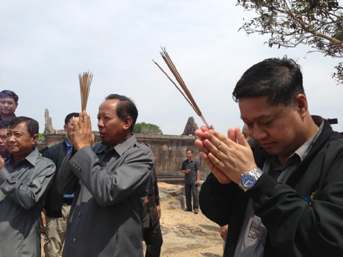 Police to replace troops on Cambodian border