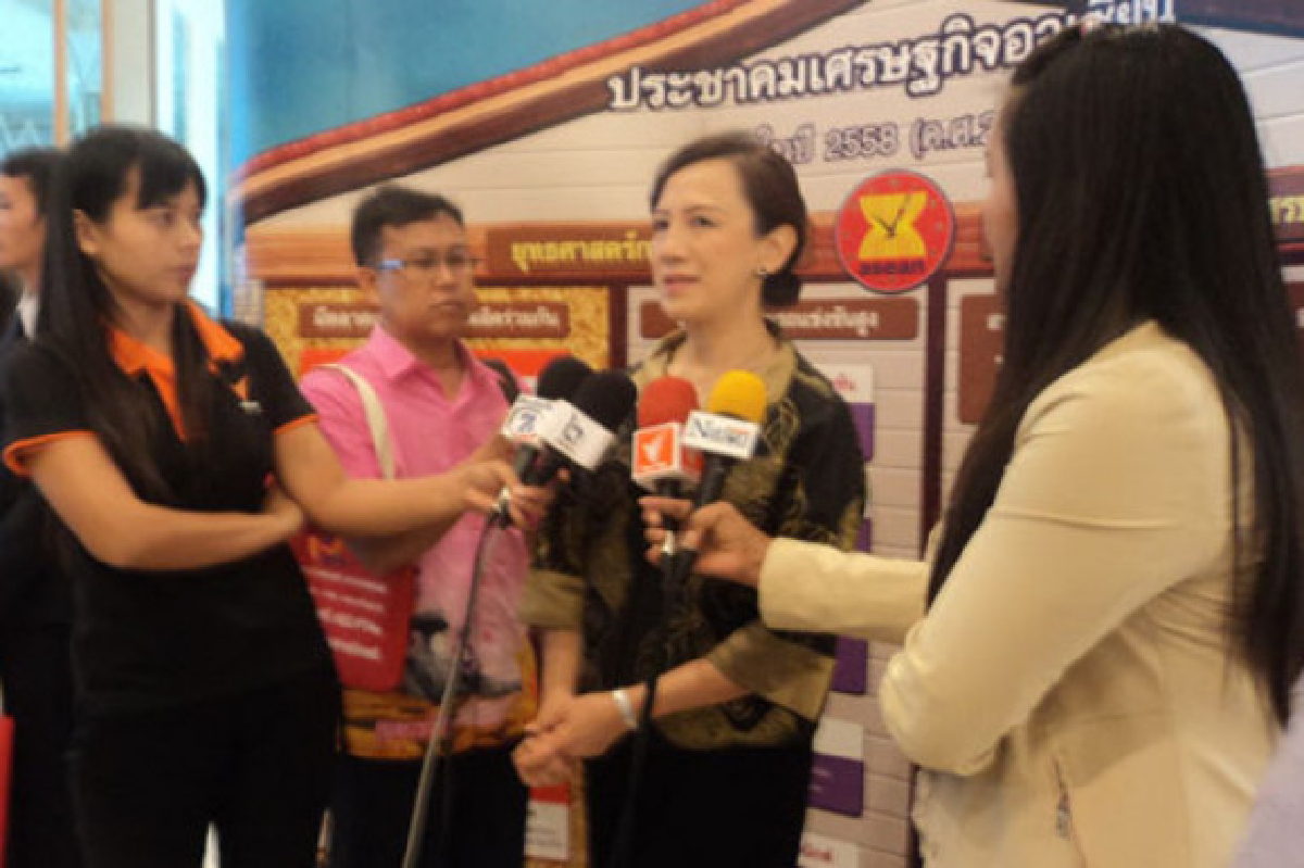 แจงลดราคารับจำนำข้าวคลาดเคลื่อน แจงลดราคารับจำนำข้าวคลาดเคลื่อน