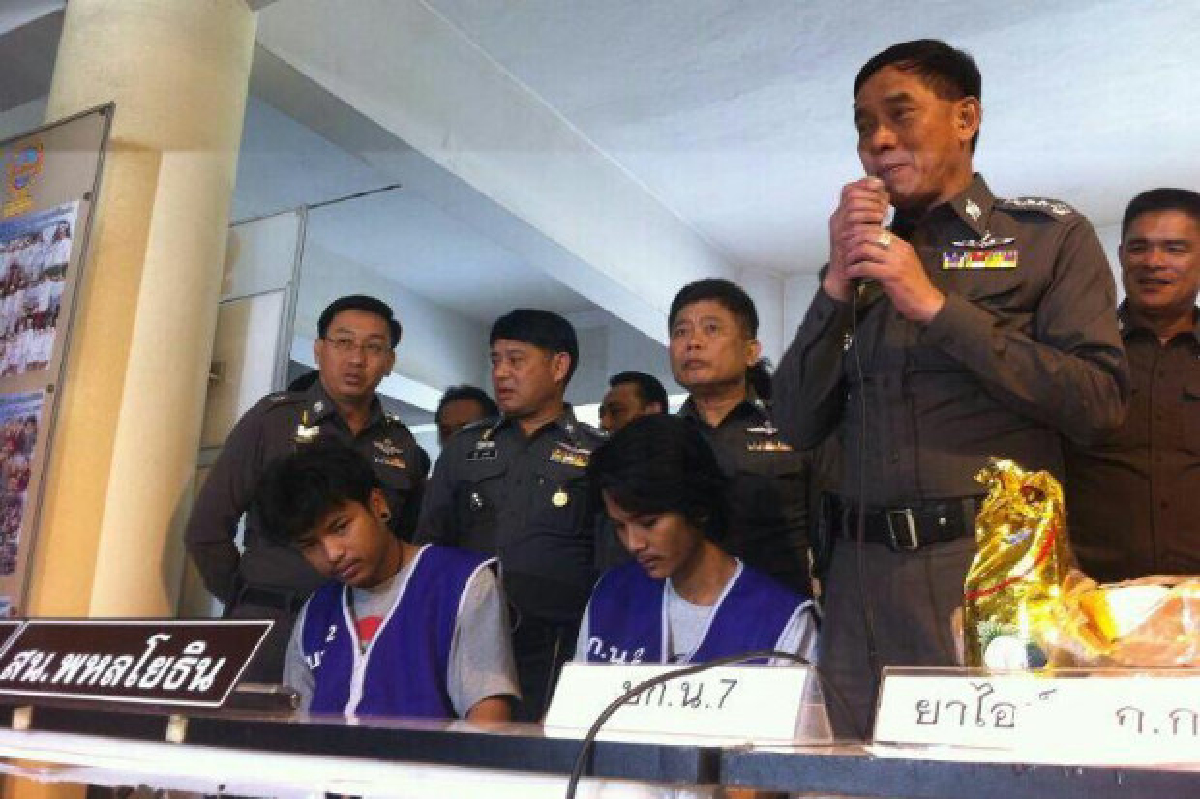 รวบแล้ว2โจ๋ปาดคอนักข่าว รวบแล้ว2โจ๋ปาดคอนักข่าว