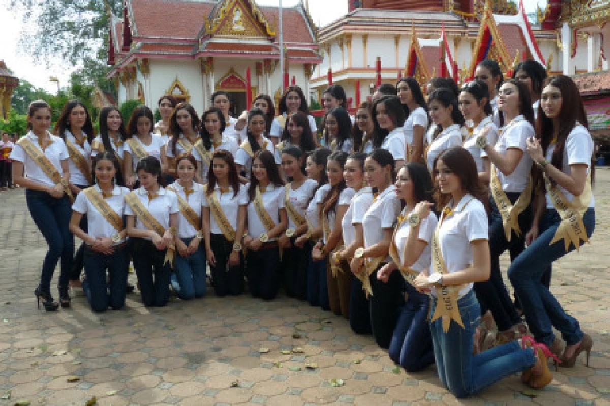 สาวมิสแกรนด์ไทยแลนด์ร่วมงานที่ปัตตานี