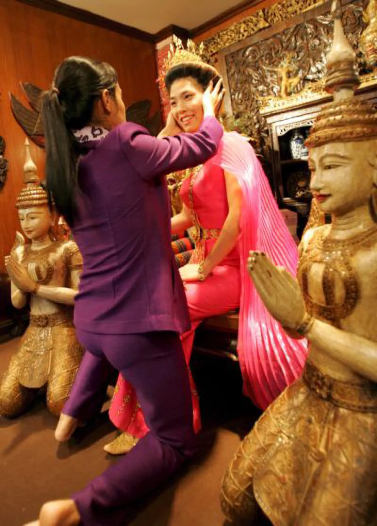 Korean tourism: Golf, shopping, honeymoons