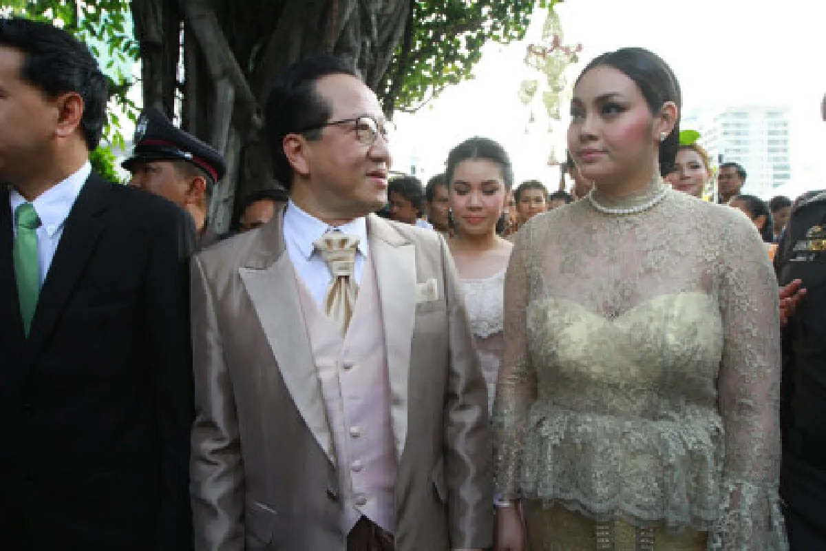 บุญชัยหอบร้อยล้านแต่งตั๊กสุดชื่นมื่น