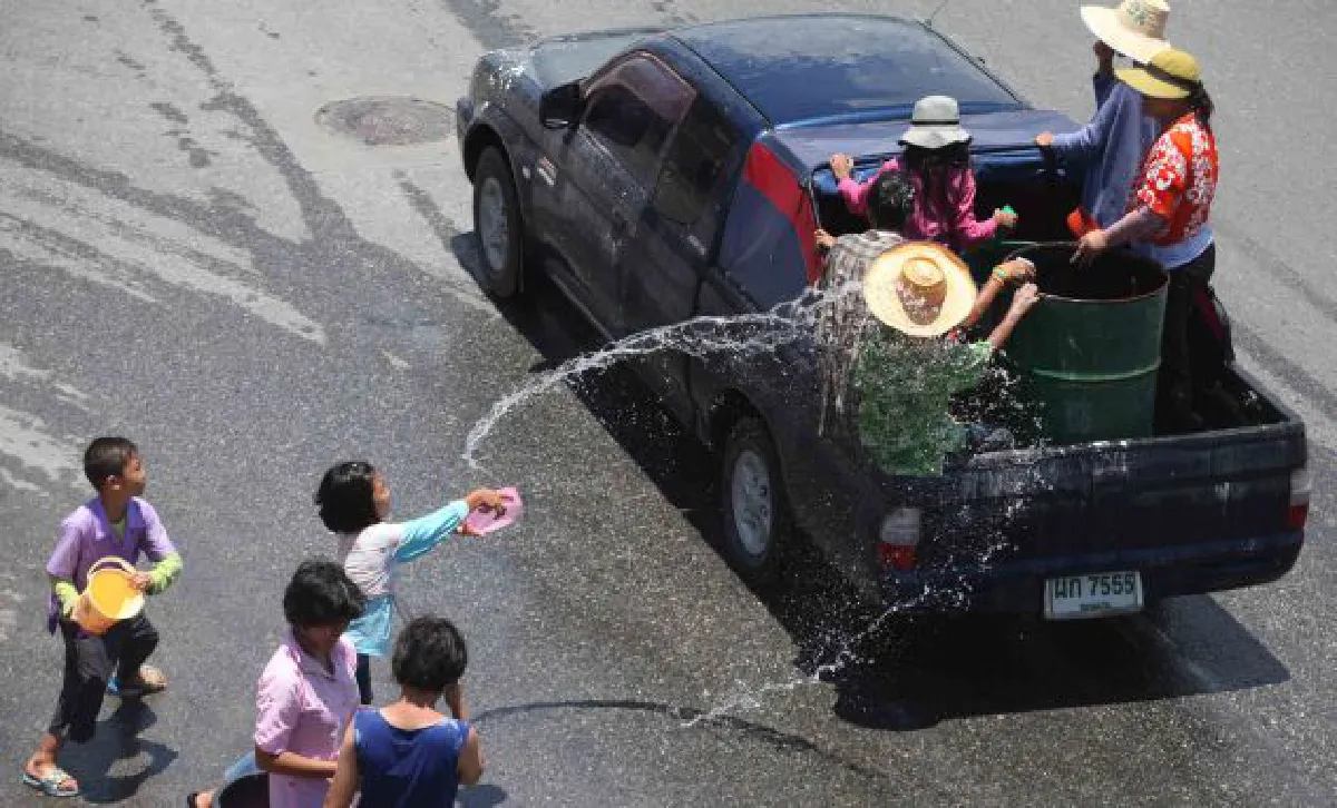 Songkran: No water fights from back of trucks