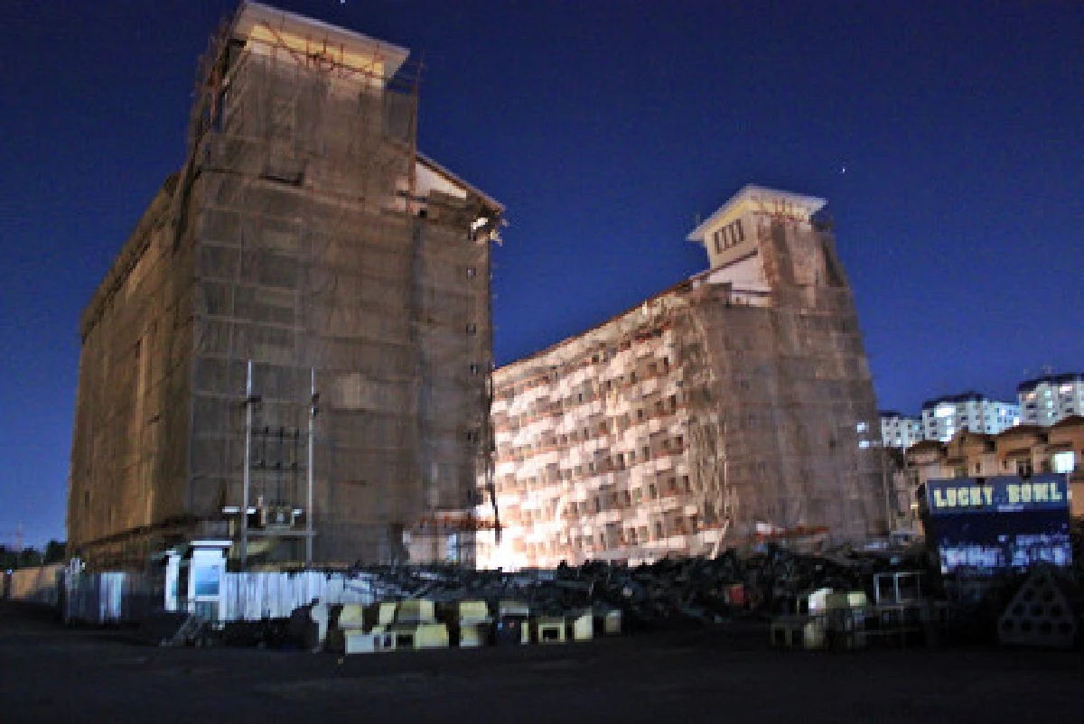 ผวา!อาคาร7ชั้นหลังเซียร์รังสิตทรุด