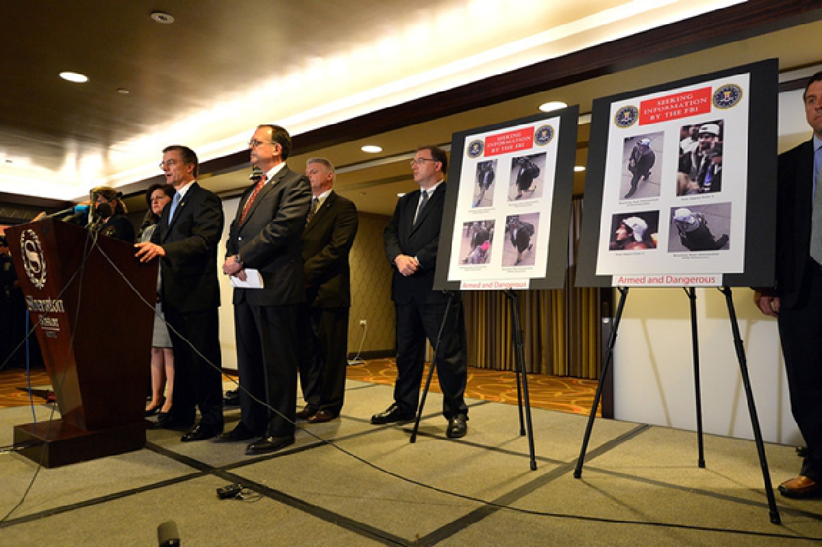 Boston bombing suspect photos released (Saturday update)