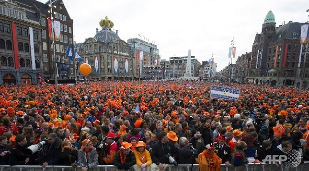 The Dutch have a King, story and photos