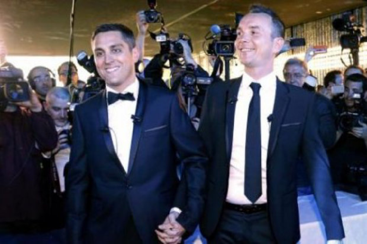 คู่เกย์ฝรั่งเศสแต่งงานรายแรก คู่เกย์ฝรั่งเศสแต่งงานรายแรก