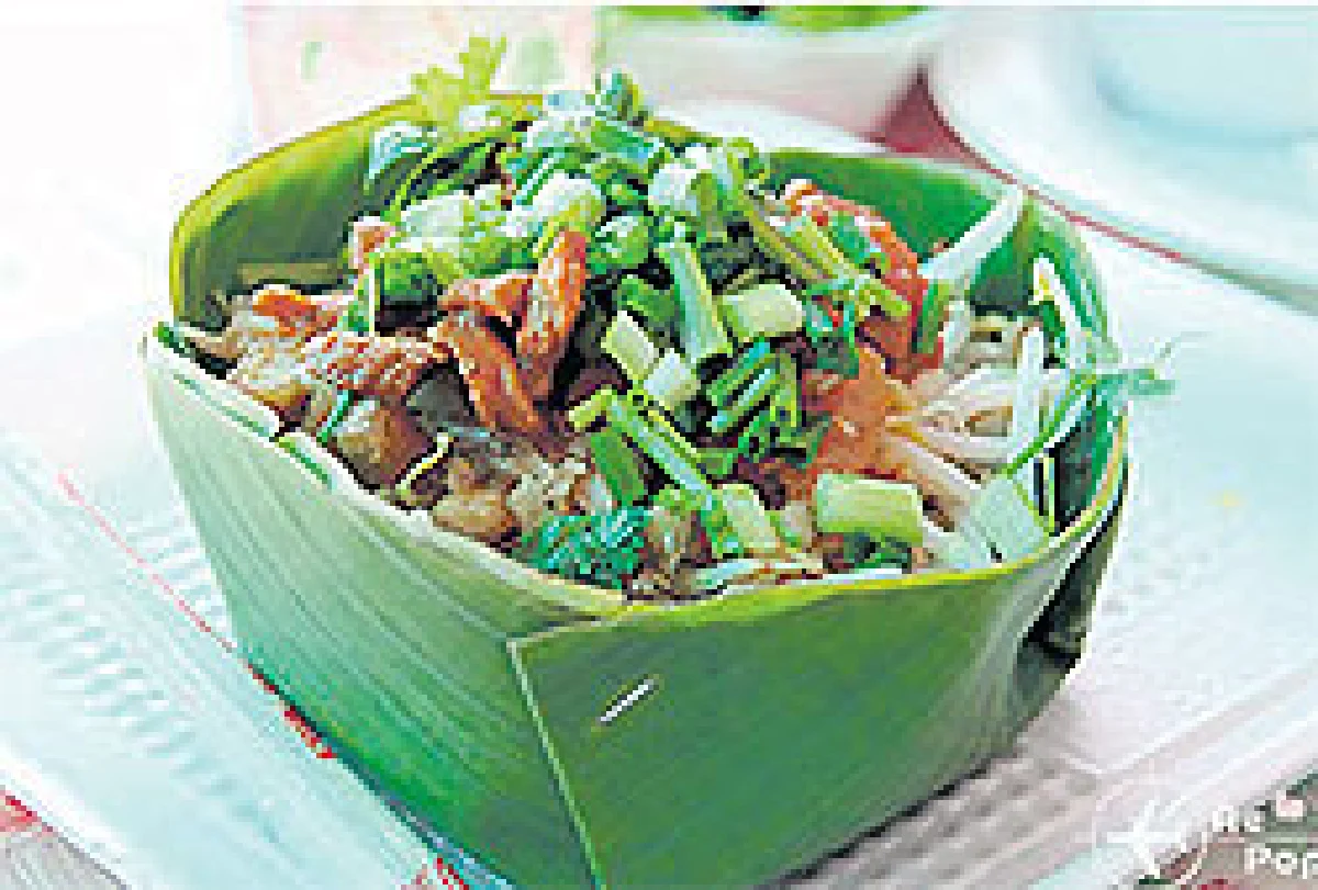 ‘ใบตอง’ ครองเมืองแทนพลาสติก