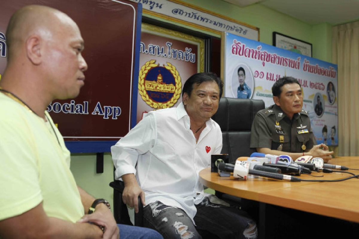 แมนเตาปูนพาพวกพบตร.ยันถูกหาเรื่องก่อน แมนเตาปูนพาพวกพบตร.ยันถูกหาเรื่องก่อน