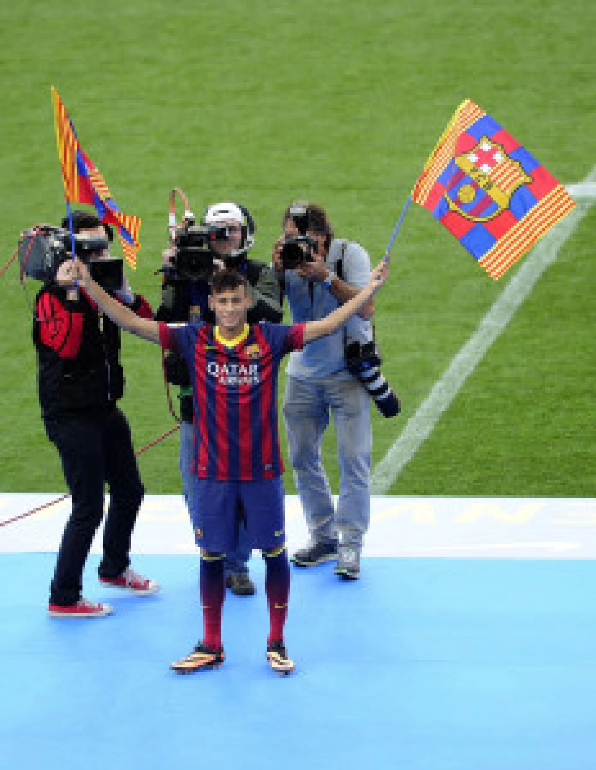 บาร์ซาเปิดตัว"เนย์มาร์"อย่างเป็นทางการ