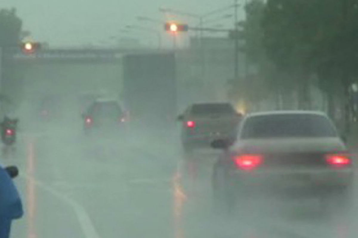 กทม.ฝนฟ้าคะนองกระจายตก60% กทม.ฝนฟ้าคะนองกระจายตก60%