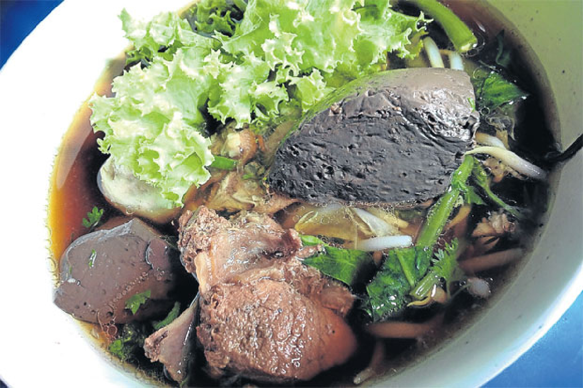 ก๋วยเตี๋ยวหมูตุ๋นลำไย อร่อยจนต้องเบิ้ล ก๋วยเตี๋ยวหมูตุ๋นลำไย อร่อยจนต้องเบิ้ล