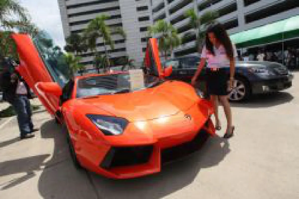 2000 hidden luxury cars