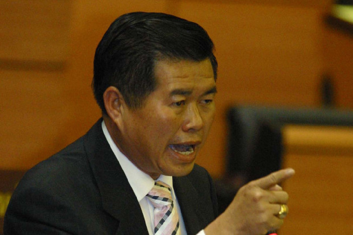 "นิพนธ์"แถลงลาออกลงชิงนายกฯอบจ. "นิพนธ์"แถลงลาออกลงชิงนายกฯอบจ.
