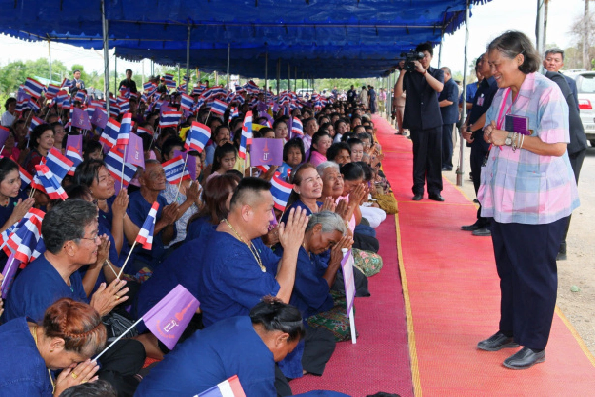 สมเด็จพระเทพฯเสด็จทอดพระเนตรแก้มลิงลพบุรี