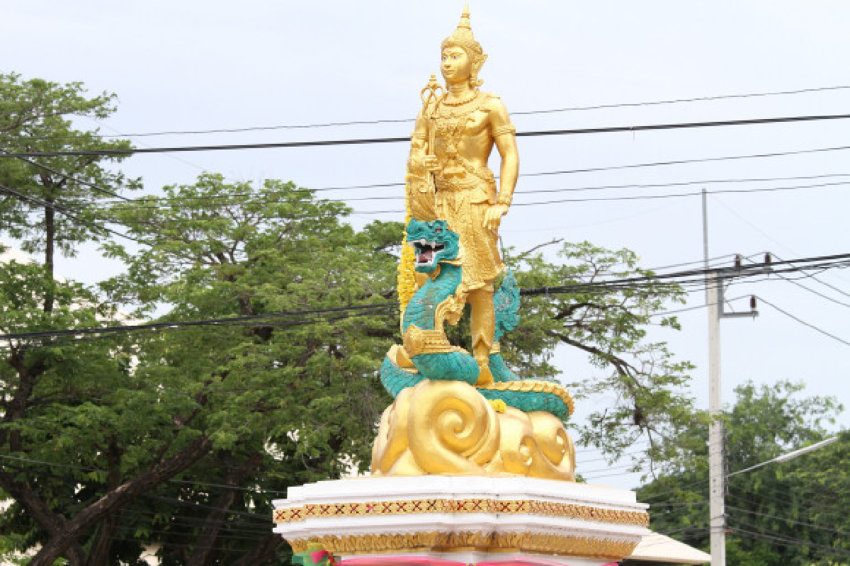 ปม2นศ.อยุธยาเปิดศึกเหตุไม่เคารพพระพิรุณ ปม2นศ.อยุธยาเปิดศึกเหตุไม่เคารพพระพิรุณ