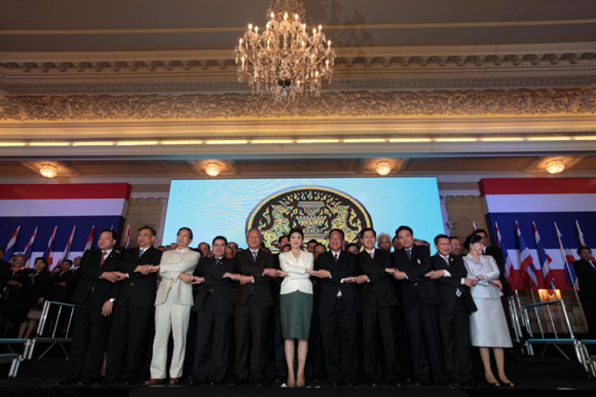 ปูนำครม.ประกาศเจตนารมณ์ต้านโกง ปูนำครม.ประกาศเจตนารมณ์ต้านโกง