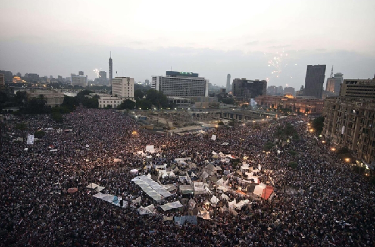 Army removes Egyptian president (updated)
