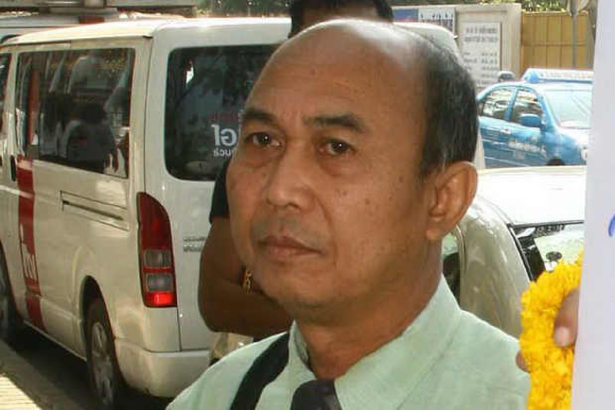 ร้องเณรคำแต่งกายเลียนแบบสงฆ์ ร้องเณรคำแต่งกายเลียนแบบสงฆ์