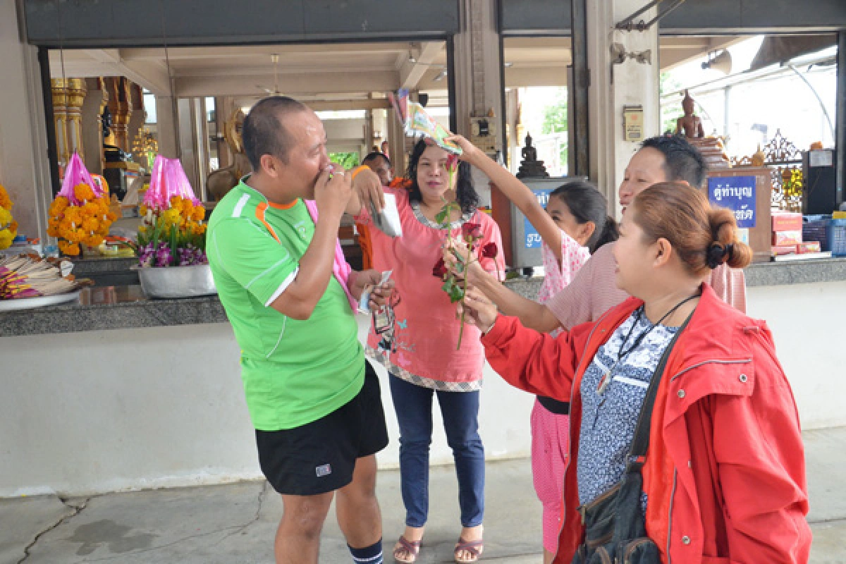 Policeman fulfills a holy vow