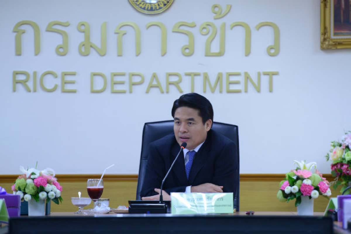 วราเทพเดินหน้ารับจำนำข้าวต่อ วราเทพเดินหน้ารับจำนำข้าวต่อ
