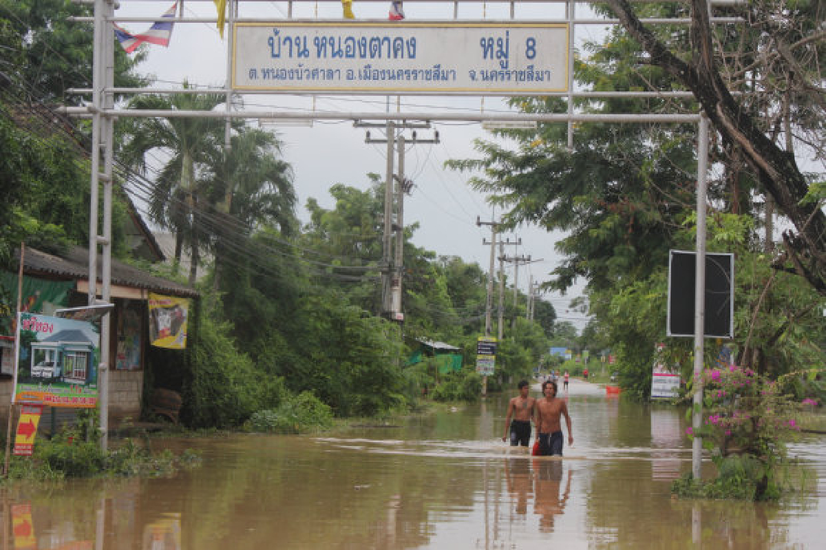 โคราชยังเผชิญน้ำท่วมสูงกว่าครึ่งเมตร โคราชยังเผชิญน้ำท่วมสูงกว่าครึ่งเมตร