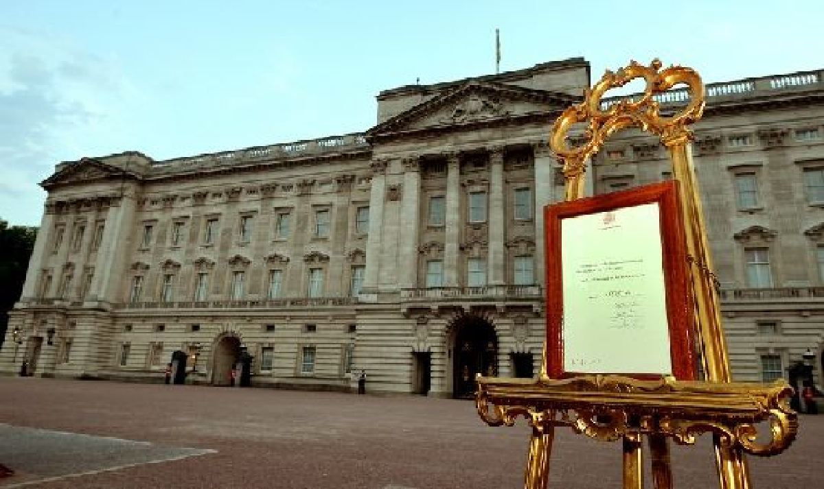 It's a boy for Kate and William (updated)