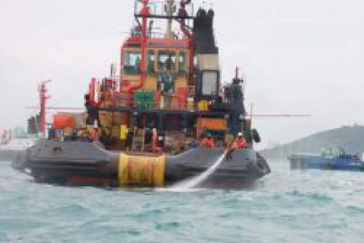 Oil spill hits beach at Koh Samet island (Update 2)