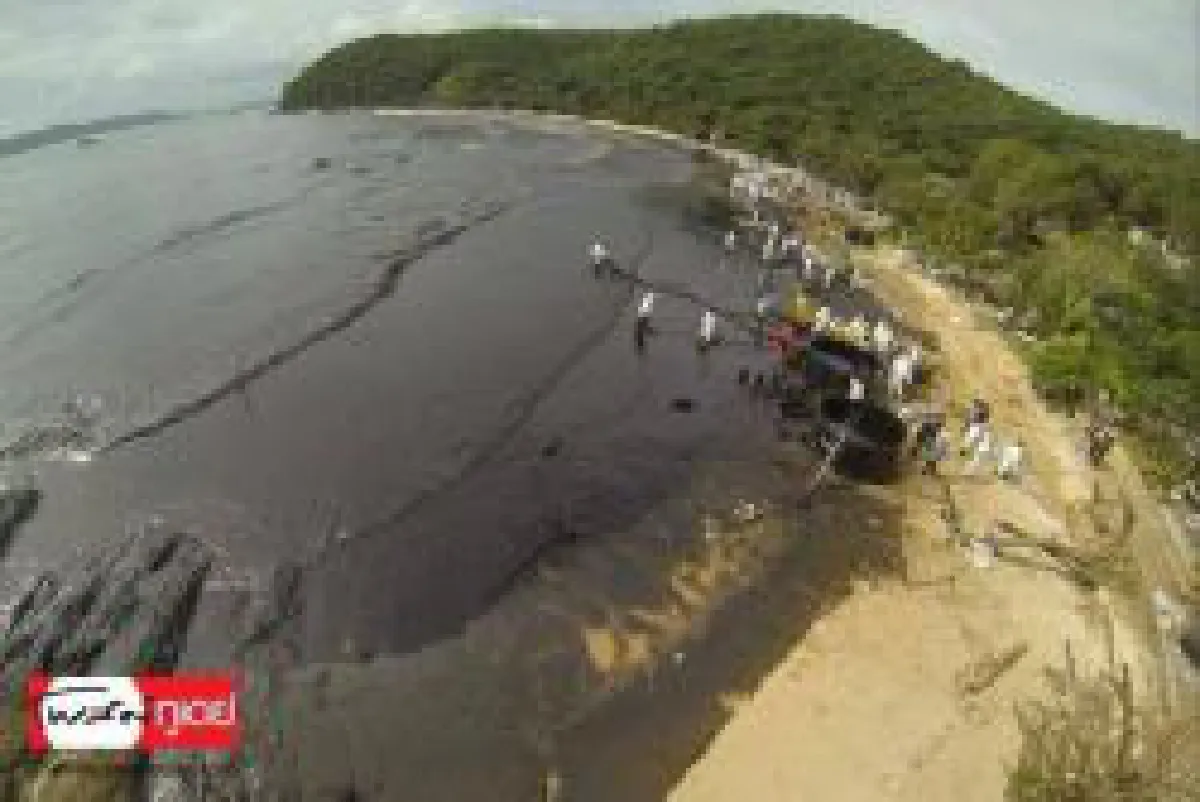 Oil spill hits beach at Koh Samet island (Update 2)